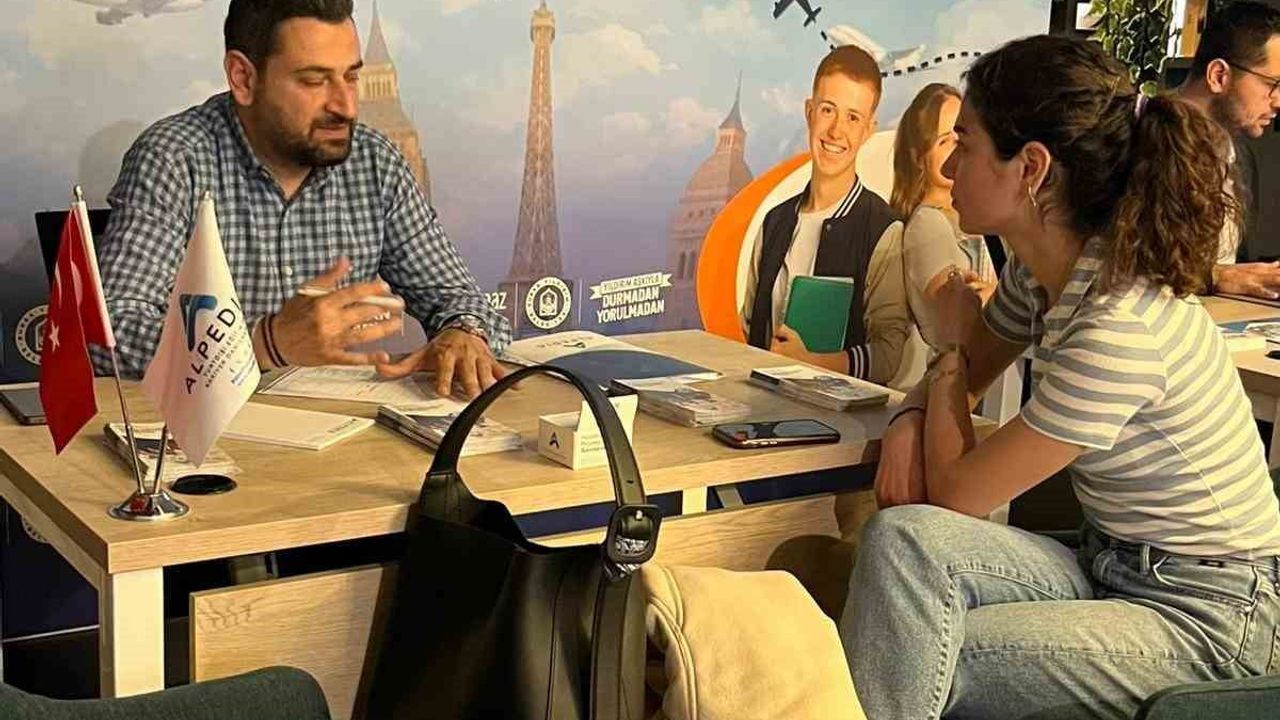 Yıldırım Belediyesi gençlere ücretsiz yurt dışı eğitim danışmanlığı sunuyor