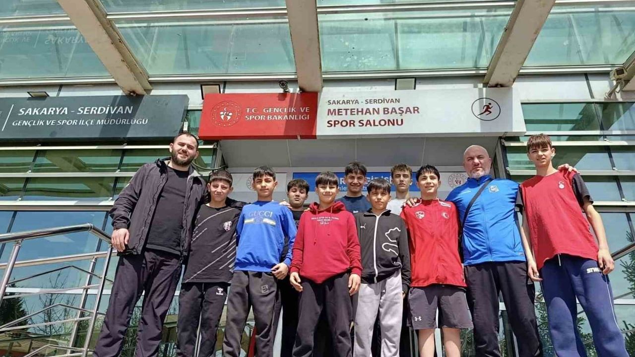 Yunusemre Belediyespor Güreşçileri U15 Grekoromen Türkiye Finallerine Yükseldi