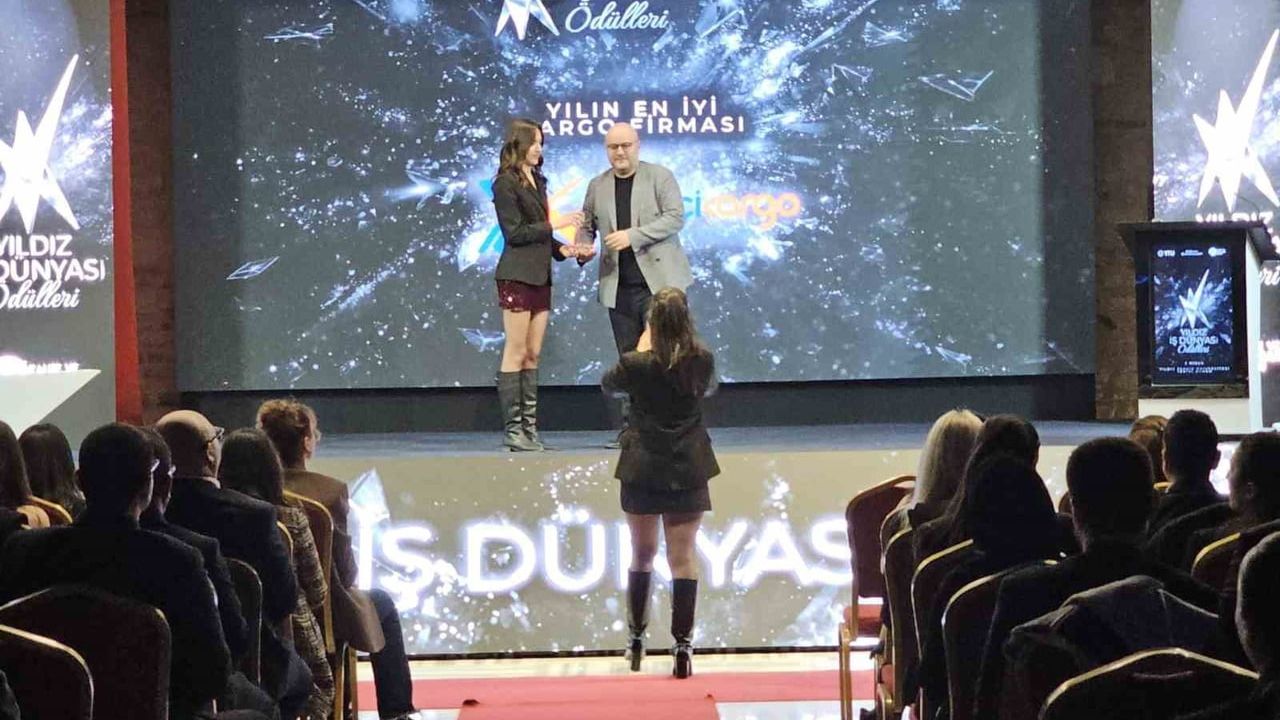 Yurtiçi Kargo, Yıldız Teknik Üniversitesi Öğrencilerinin Oylarıyla 'Yılın En İyi Kargo Şirketi' Seçildi