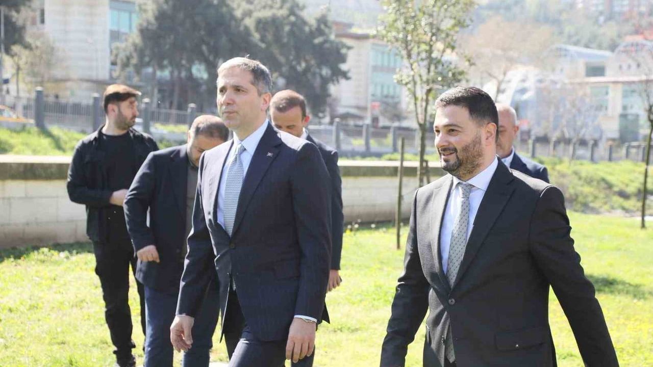 Zafer Sırakaya Kağıthane’de: Mevlüt Öztekin ile projeler ve belediyecilik hizmetleri ele alındı