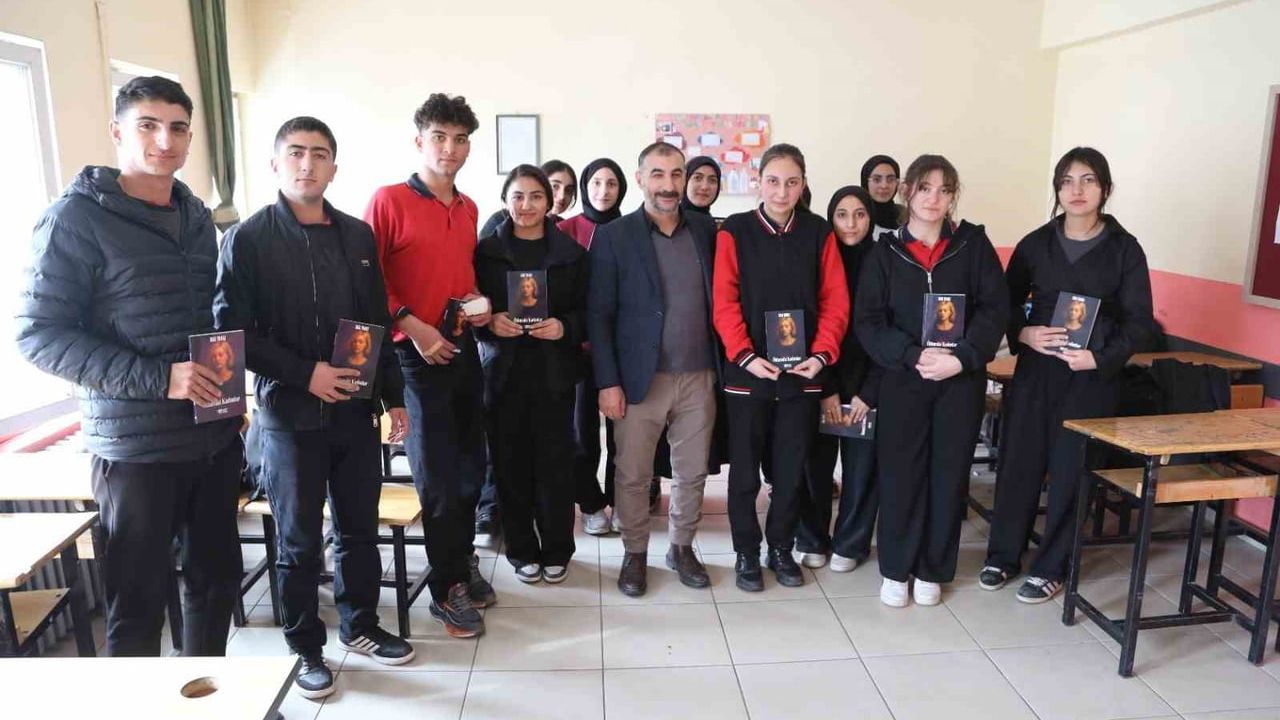 Zelal Yılmaz'ın 'Ölümsüz Kadınlar'ı: Lise Öğrencisinden Kadın Cinayetlerine Romanla Tepki