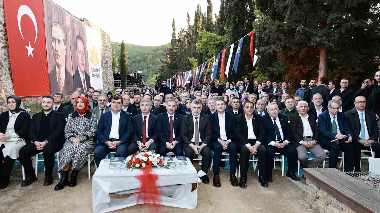 12. Uluslararası İstanbulensis Şiir Festivali Aydos Kalesi'nde başladı