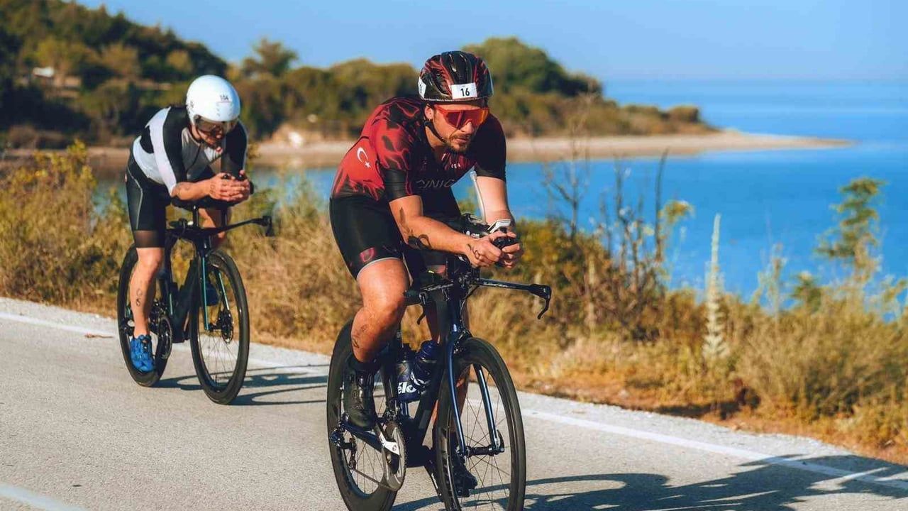2026 Gelibolu Triatlonu Eceabat'ta tamamlandı: 200 sporcu, 24 kategoride ödüller verildi
