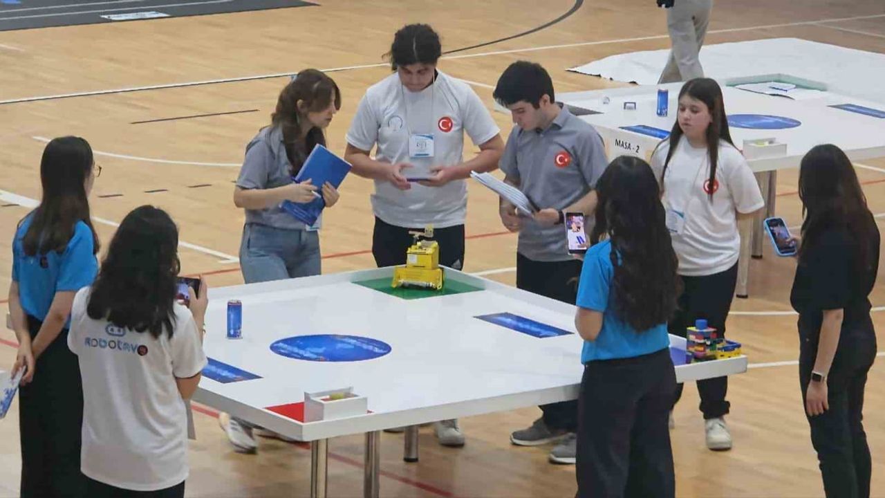 2026 ROBOTAV Ulusal Robot Yarışması'nda Kütahya Ahteri İmam Hatip Ortaokulu üç ödül kazandı