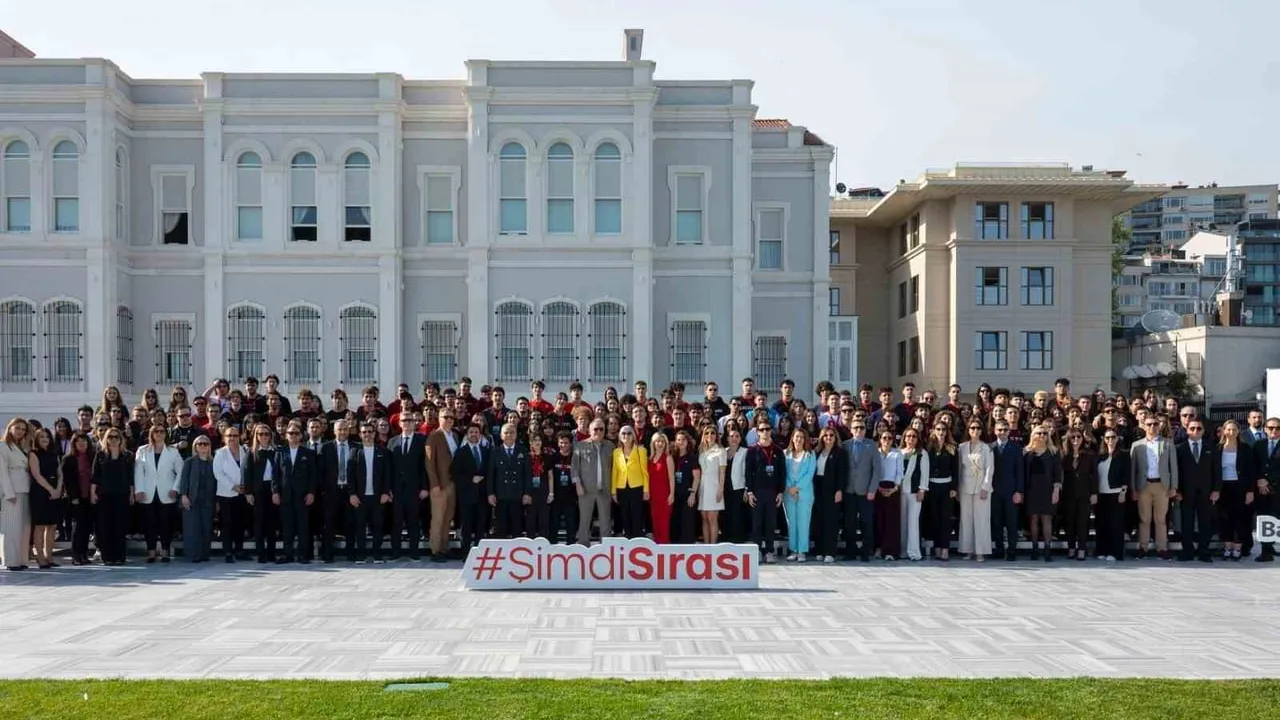 372 Bahçeşehir Koleji öğrencisinin 1.448 uluslararası üniversite kabulü