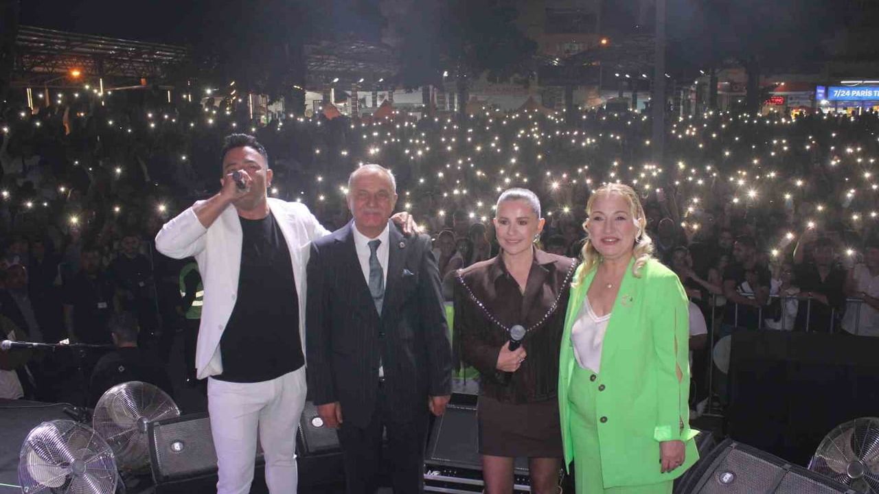 54. Uluslararası Sultanhisar Atça Nysa Çilek Festivali Merve Özbey Konseriyle Sona Erdi