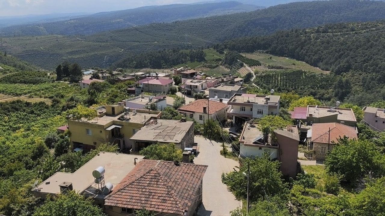57 yaşında sosyal medya içerik üreticisi oldu: Yörük kadını Naciye Şahin köy yaşamını dijitalde paylaşıyor