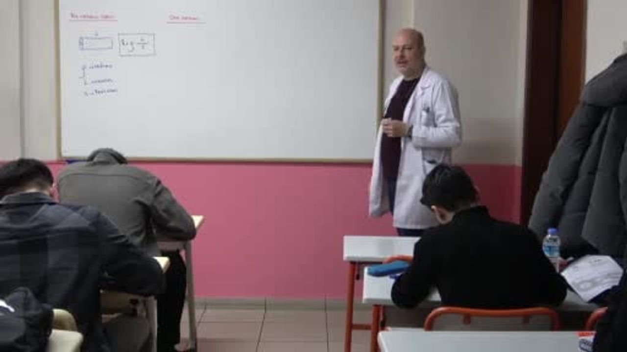 9 günlük bayram tatilinde YKS ve LGS adaylarına günde 10 saat çalışma önerisi