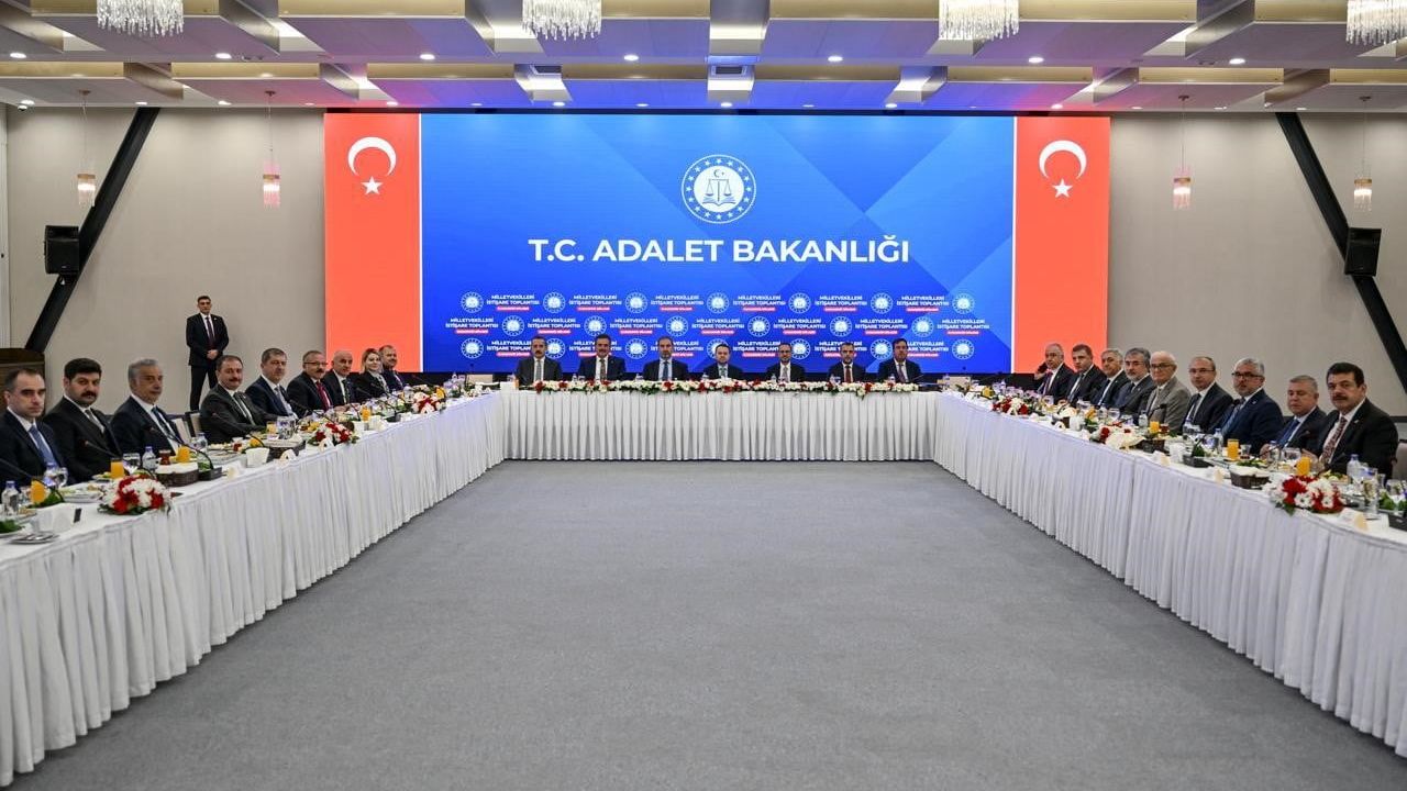 Adalet Bakanı Akın Gürlek, Karadeniz milletvekilleriyle Ankara'da istişare toplantısı yaptı