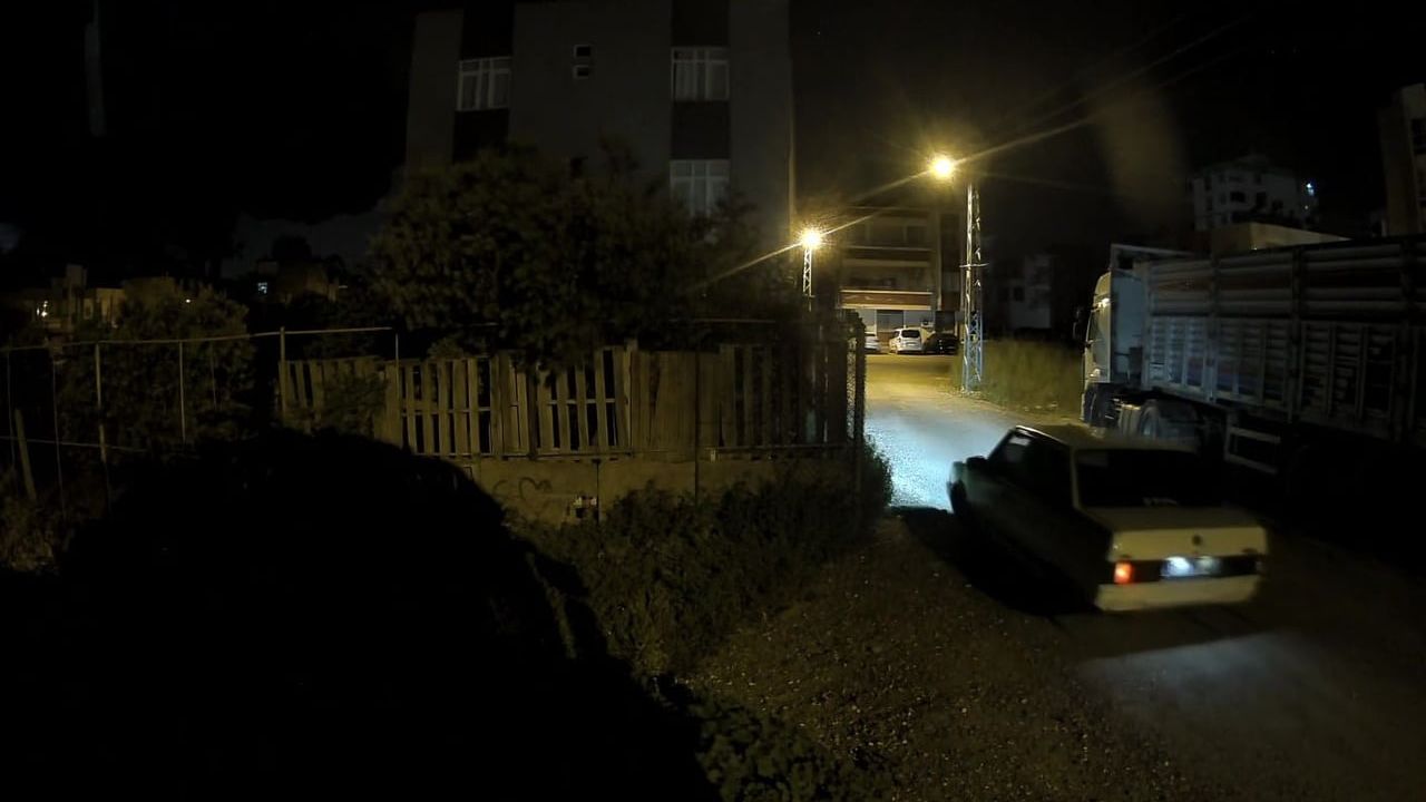 Adana'da 3 tırdan 6 akü çalan iki genç: 'Paraya ihtiyacımız vardı' savunması