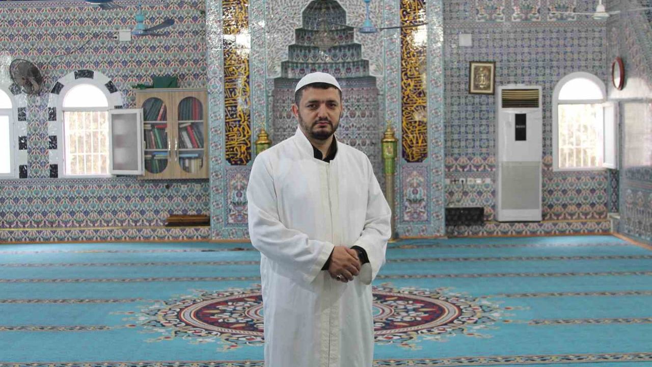 Adana'da camide kalp krizi: 70 yaşındaki adam imamın kalp masajıyla hayata döndürüldü