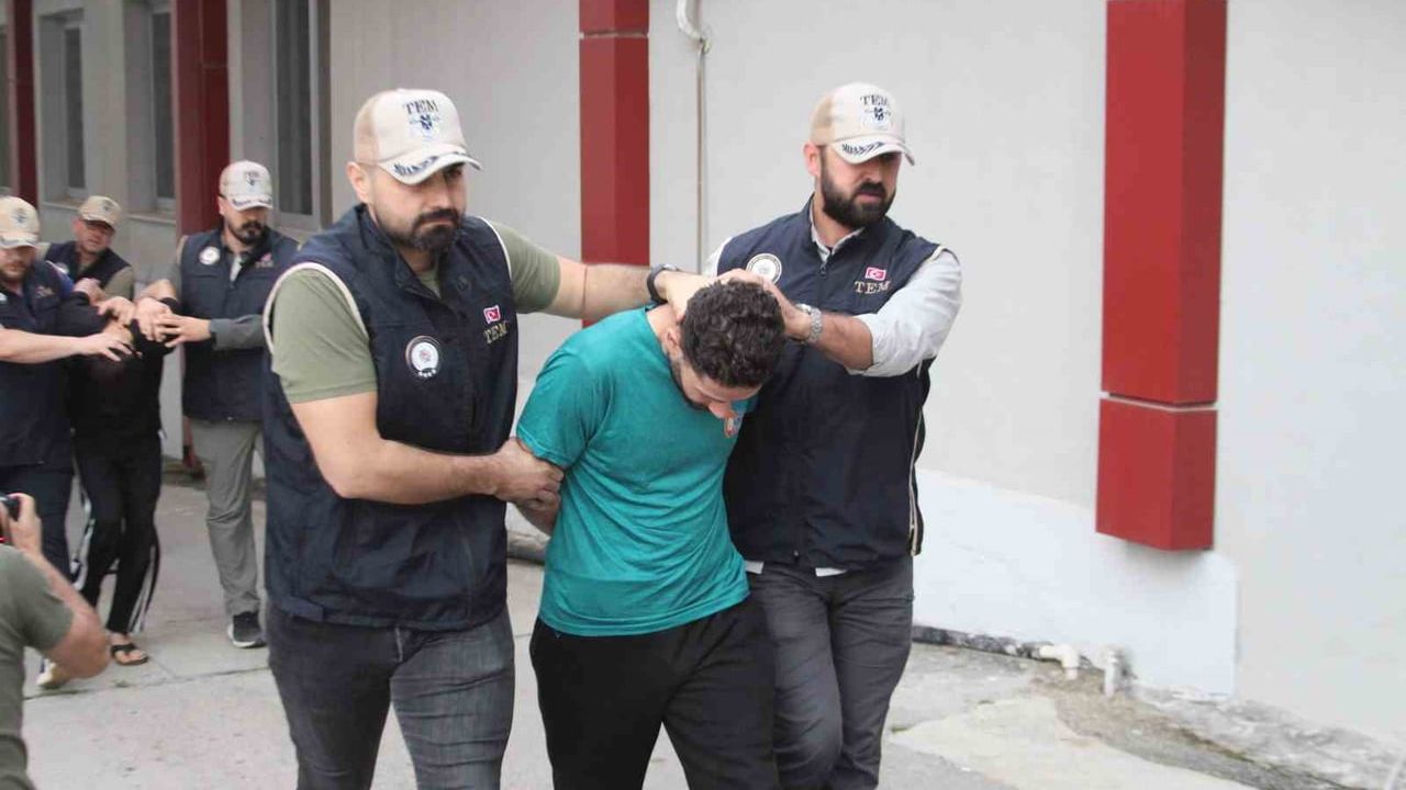Adana'da DEAŞ'ın 'uyuyan hücresine' operasyon: 16 gözaltı