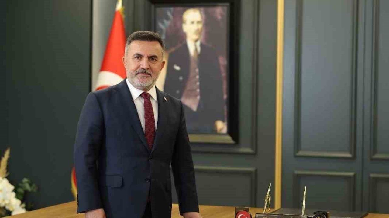 Adana'da dolu tarım alanlarını vurdu: Tamer Dağlı'dan üreticilere geçmiş olsun mesajı