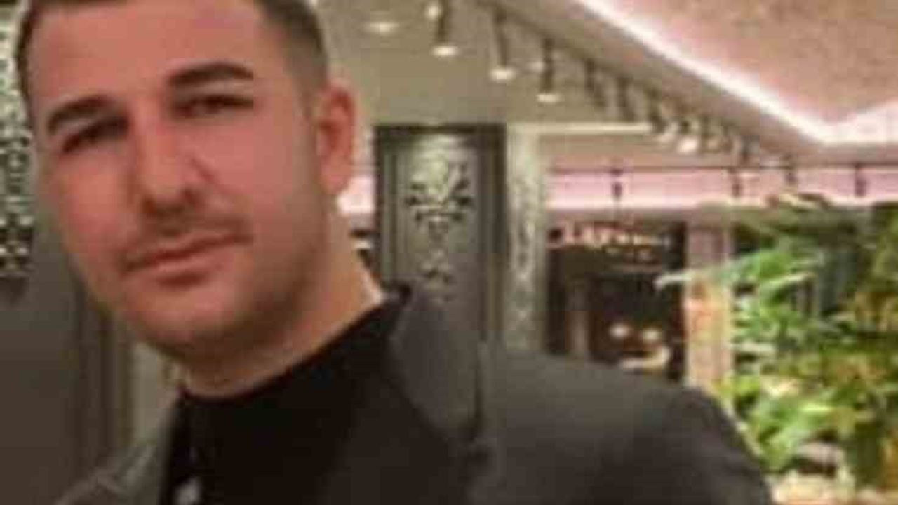 Adana'da motosiklet kamyonetle çarpıştı: 27 yaşındaki sürücü yaşamını yitirdi