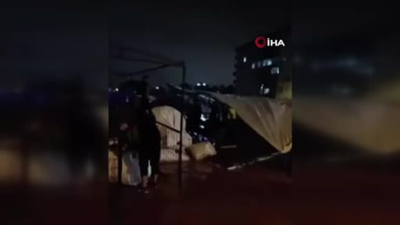 Adana’da sağanak yağış yaşamı olumsuz etkiledi: Seyhan’da yollar ve kurban pazarı su altında