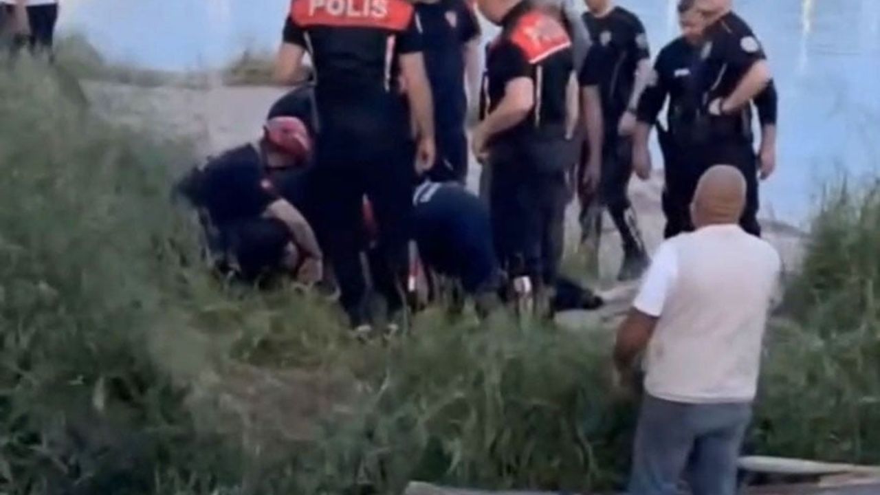 Adana'da Seyhan Nehri'ne Düşen Kadın İtfaiye Tarafından Kurtarıldı