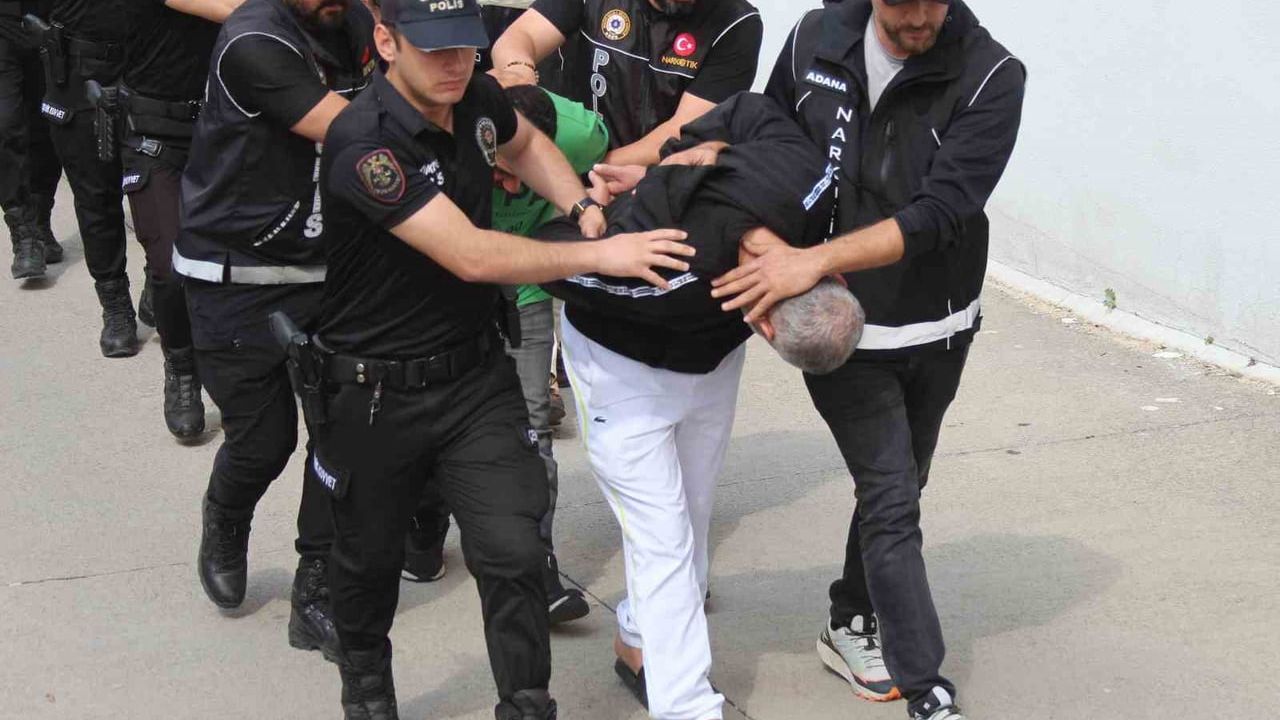 Adana merkezli operasyonda 4 milyon sentetik ecza hap ve 3 ton 994 kg etken madde ele geçirildi