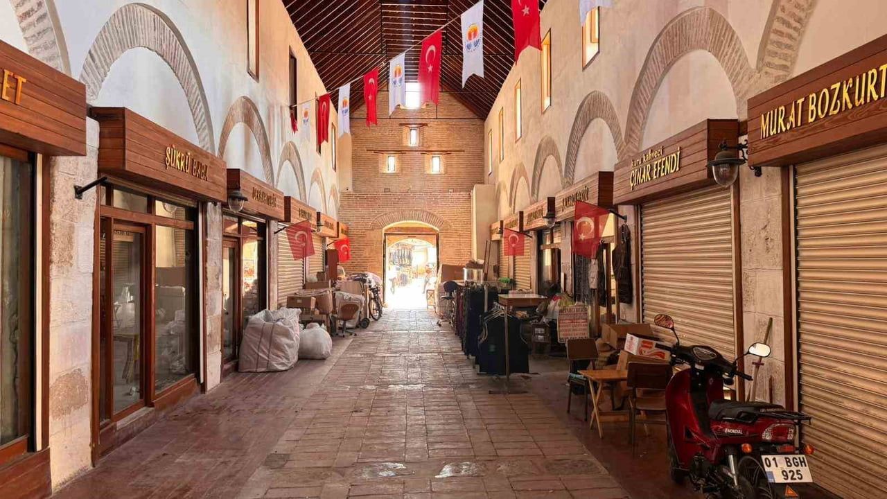 Adana'nın 5 asırlık Kapalı Çarşısı restorasyona rağmen canlanamadı