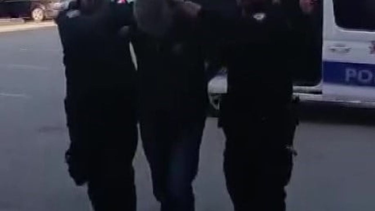 Adana Seyhan Polisi 15 Günde 264 Aranan Şahıs ve 34 Firari Hükümlüyü Yakaladı