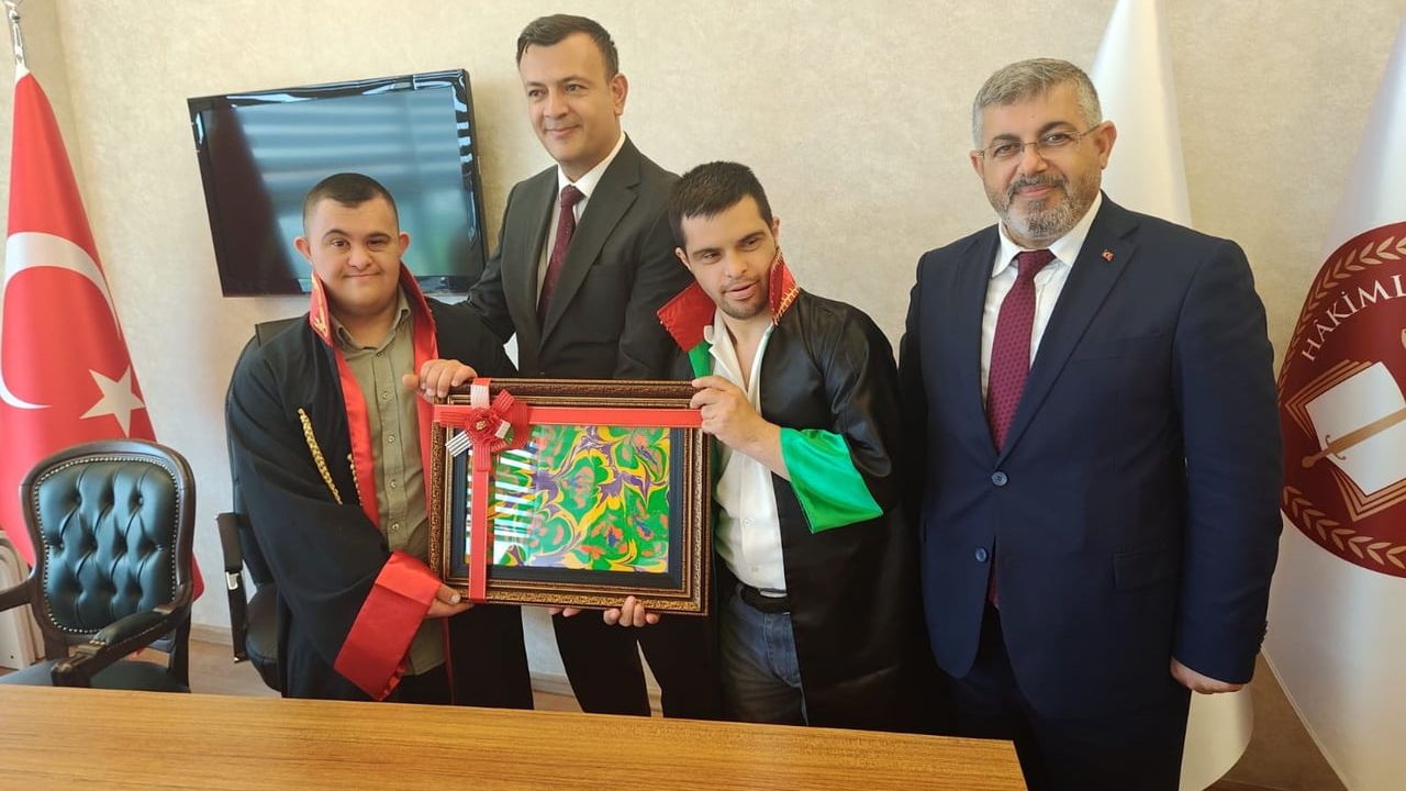 Adıyaman Adliyesi'nde 'Sevgi Davası': Down Sendromlu Çocuklar Temsili Mahkemede