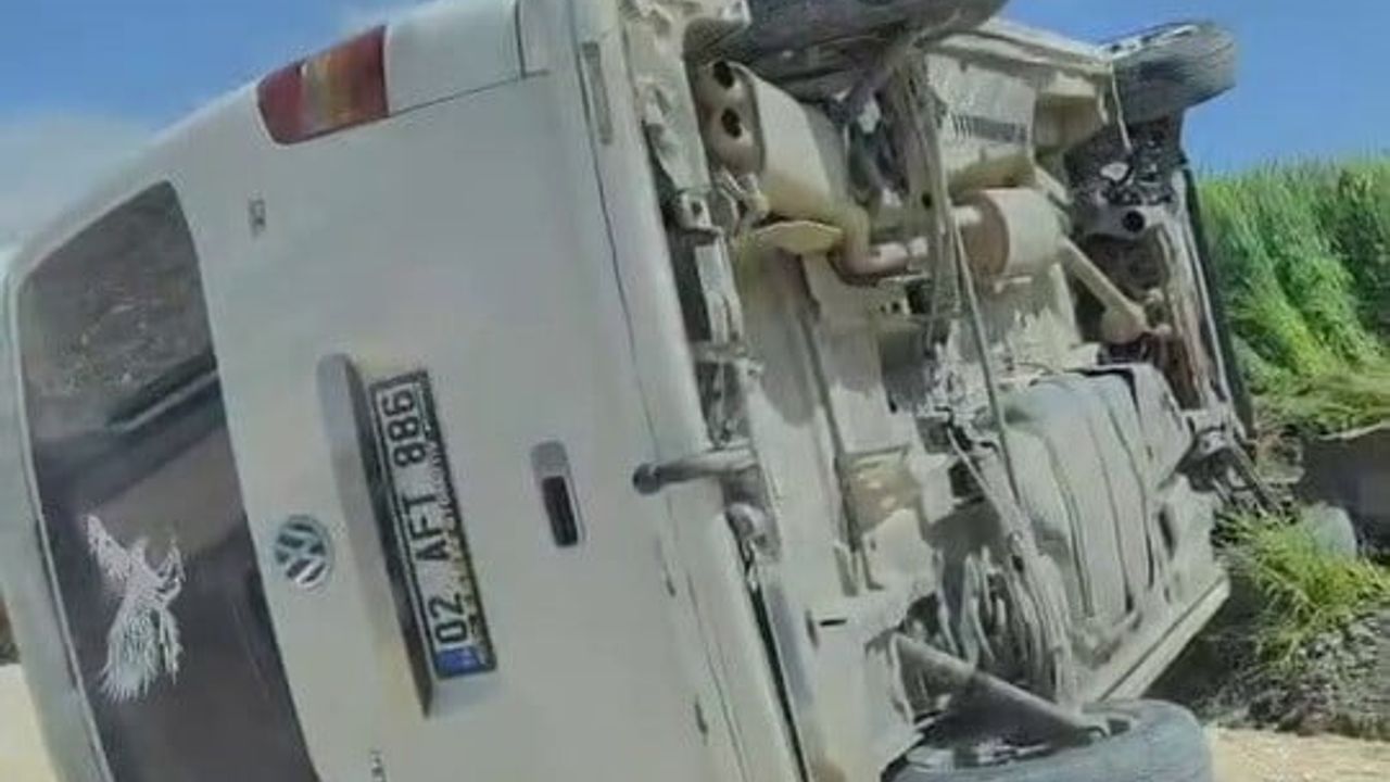 Adıyaman'da Dişbudak Köyü yakınlarında araç devrildi; ölen ya da yaralanan yok