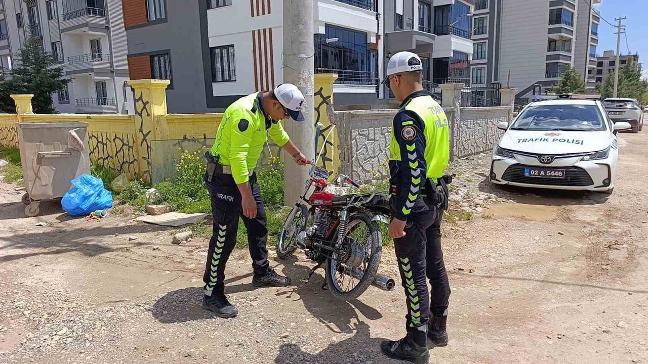 Adıyaman'da 'dur' ihtarına uymayan motosiklet sürücüsüne 552 bin 465 TL ceza