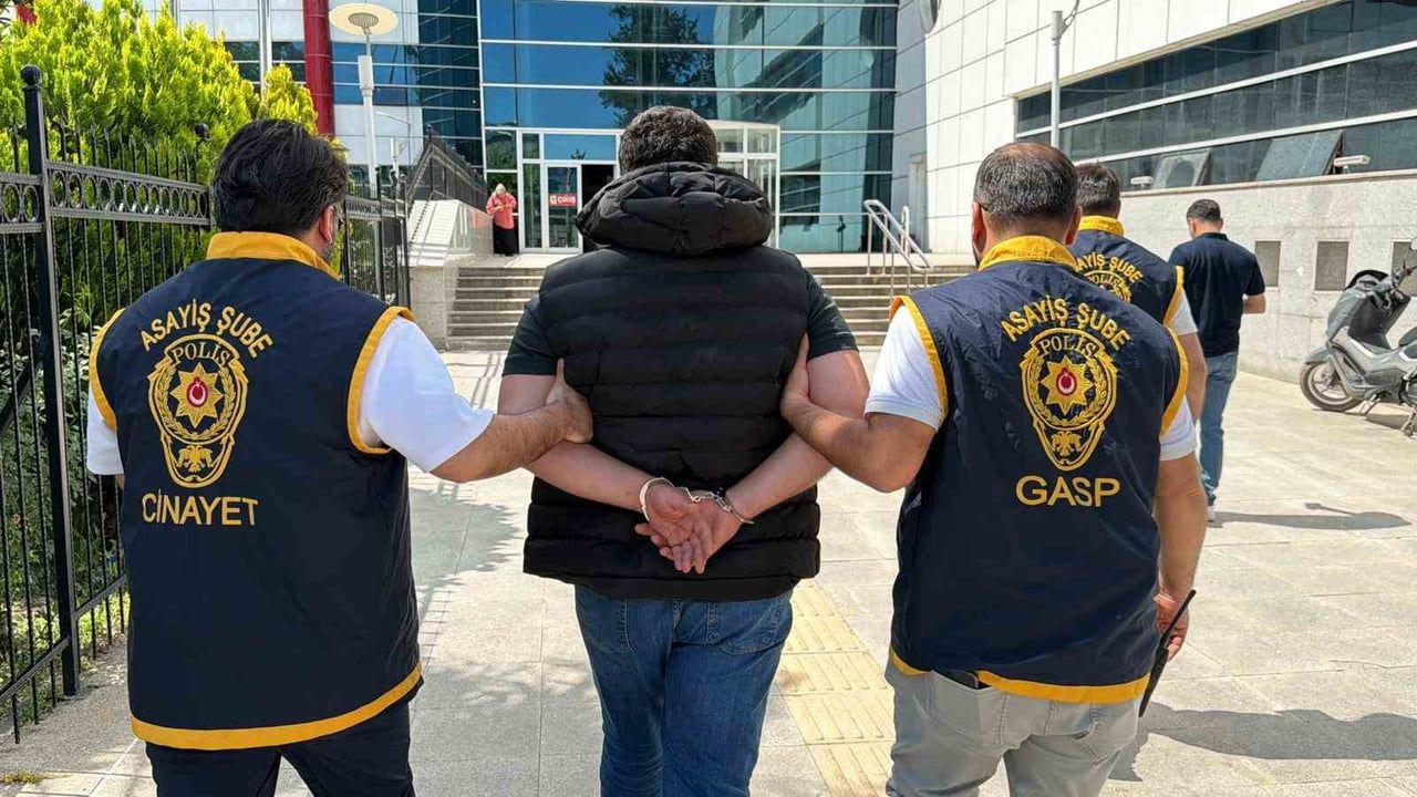 Adıyaman'da eniştesini bacağından vuran ve diğer eniştesinin işyerine ateş açan kayınbirader tutuklandı