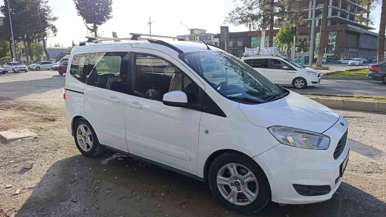 Adıyaman'da hafif ticari araç ile motosikletin çarpışması: 1 yaralı