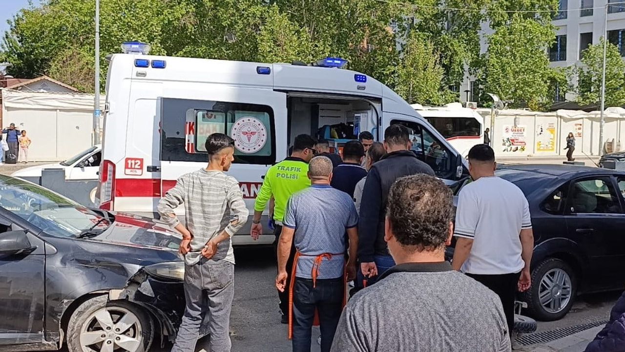 Adıyaman'da otomobil ile motosiklet çarpıştı: 1 yaralı