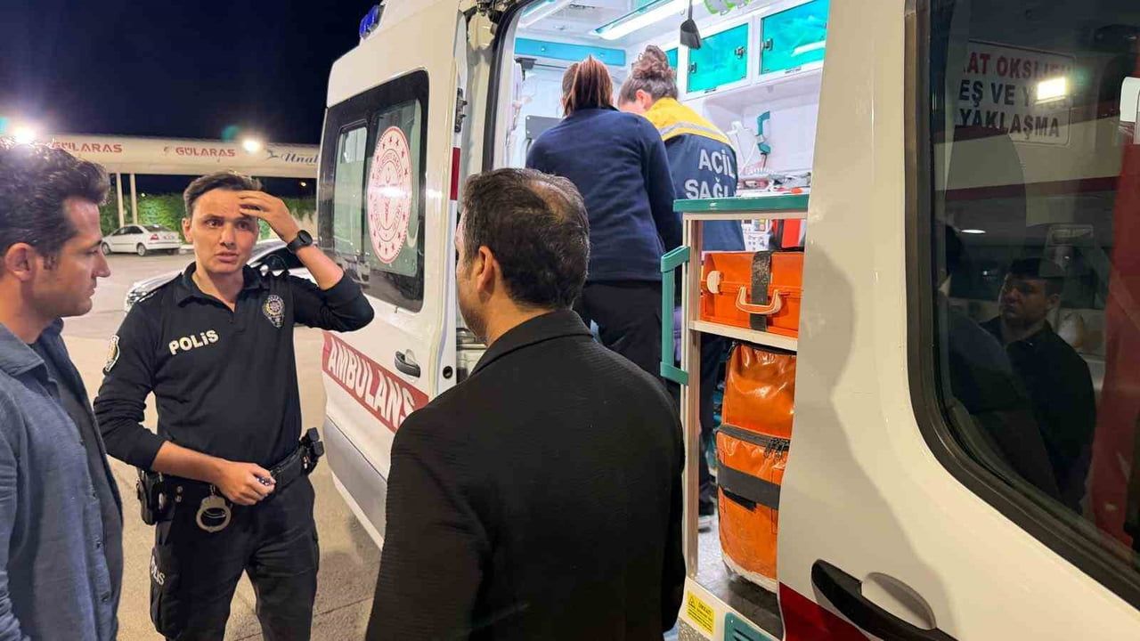 Adıyaman Otogarında Kendine Zarar Veren Şahıs Hastaneye Kaldırıldı