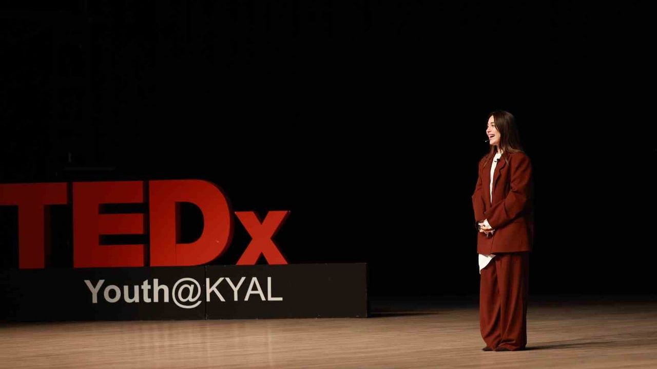 Afra, TEDxYouth’te 'Yasemen' şarkısının beklenmeyen hikayesini paylaştı