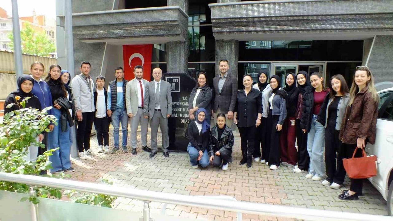 Afyonkarahisar ÇPAL Muhasebe ve Finansman öğrencilerinden Afyonkarahisar Mali Müşavirler Odası'na mesleki eğitim ziyareti
