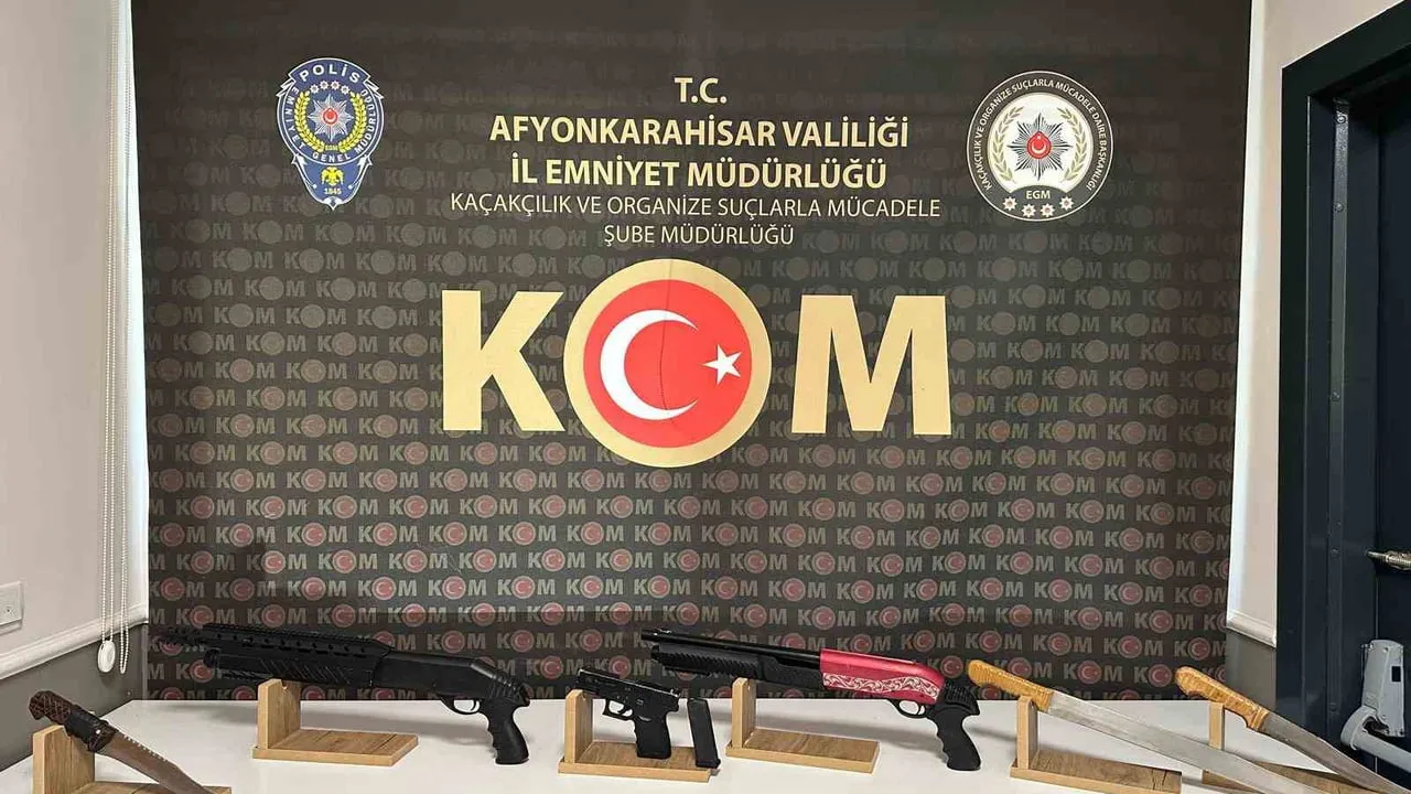 Afyonkarahisar’da 'Glock Organize Suç Örgütü' iddiasıyla operasyon: 2 kişi tutuklandı
