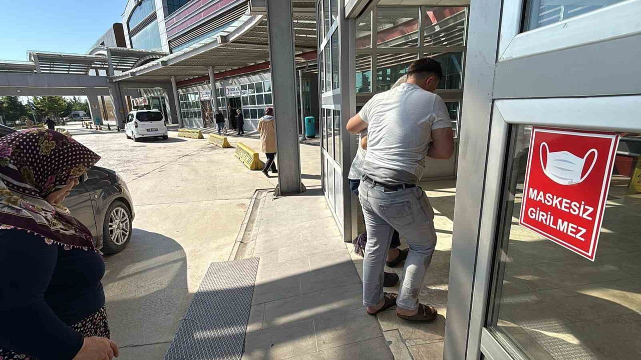 Afyonkarahisar'da Kurban Kesiminde Yaklaşık 40 Acemi Kasap Hastanelik Oldu