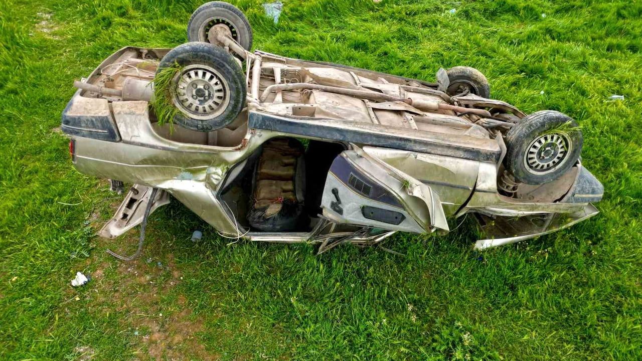 Afyonkarahisar'da şarampole devrilen otomobilde 14 yaşındaki çocuk hayatını kaybetti, 4 kişi yaralandı