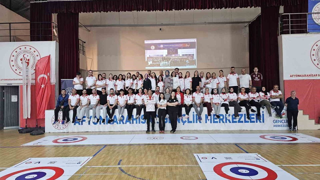 Afyonkarahisar'da Satranç ve Floor Curling Hakem Eğitimleri Sınavlarla Sona Erdi