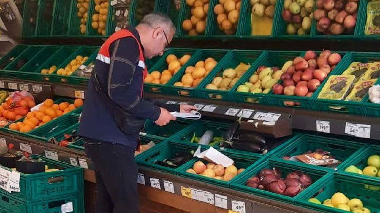 Afyonkarahisar'da TÜFİS Kapsamında Marketlerde Fiyat Takibi Yapıldı