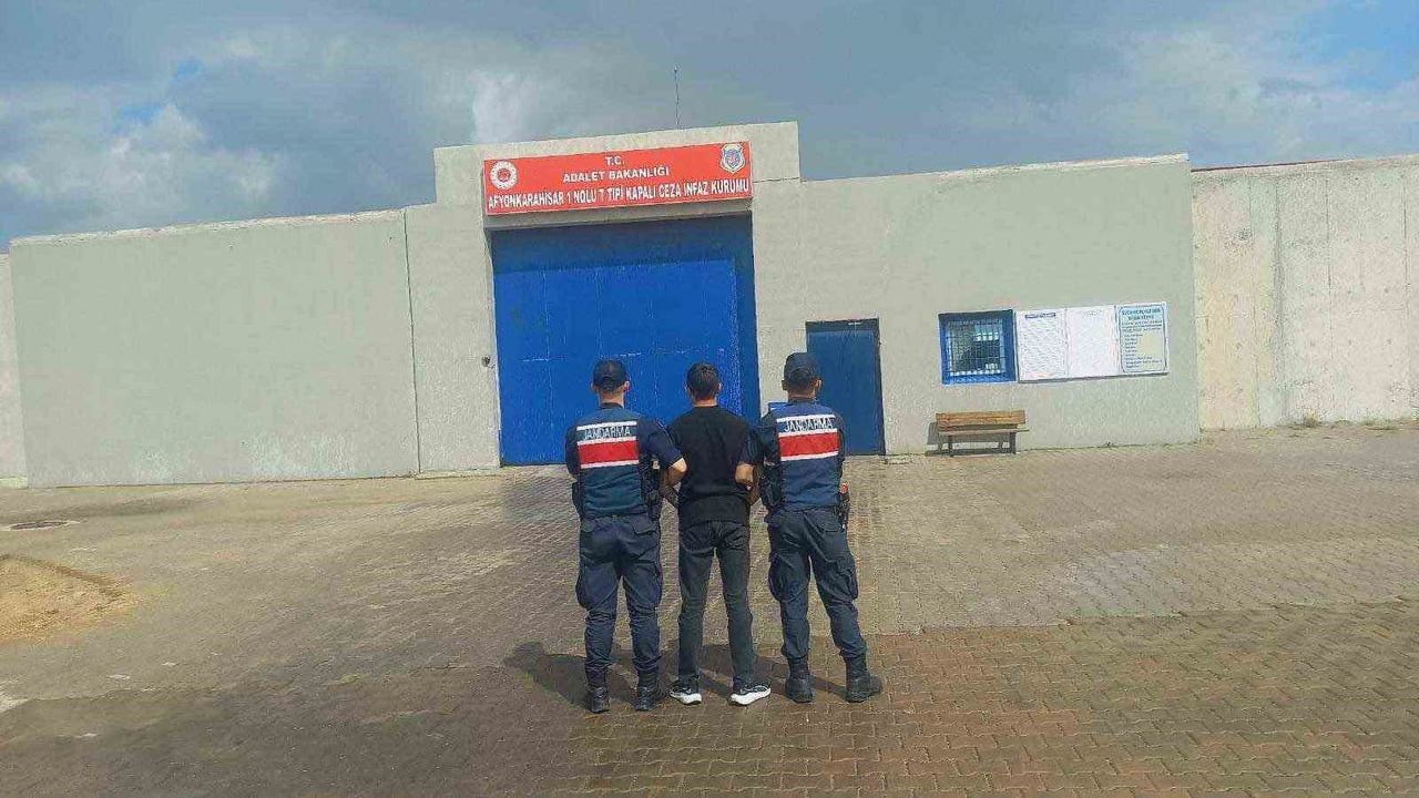 Afyonkarahisar Jandarması son bir haftada 43 aranan kişiyi yakaladı