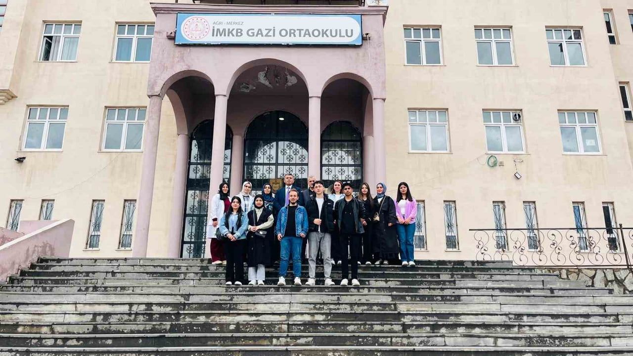 Ağrı'da Gastronomi Kulübü Öğrencilerinden Öğretmenlere Moral Etkinliği