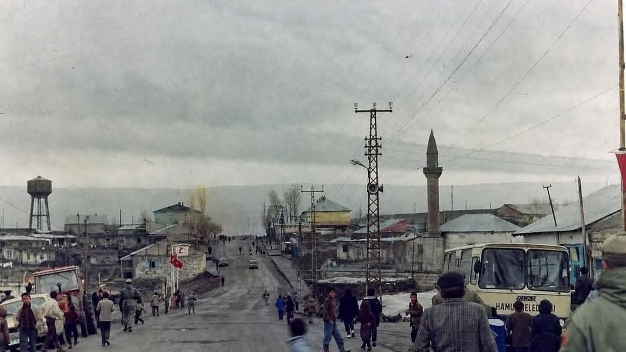 Ağrı'nın Hamur ilçesine ait 1980'lere ait fotoğraf sosyal medyada nostalji yarattı