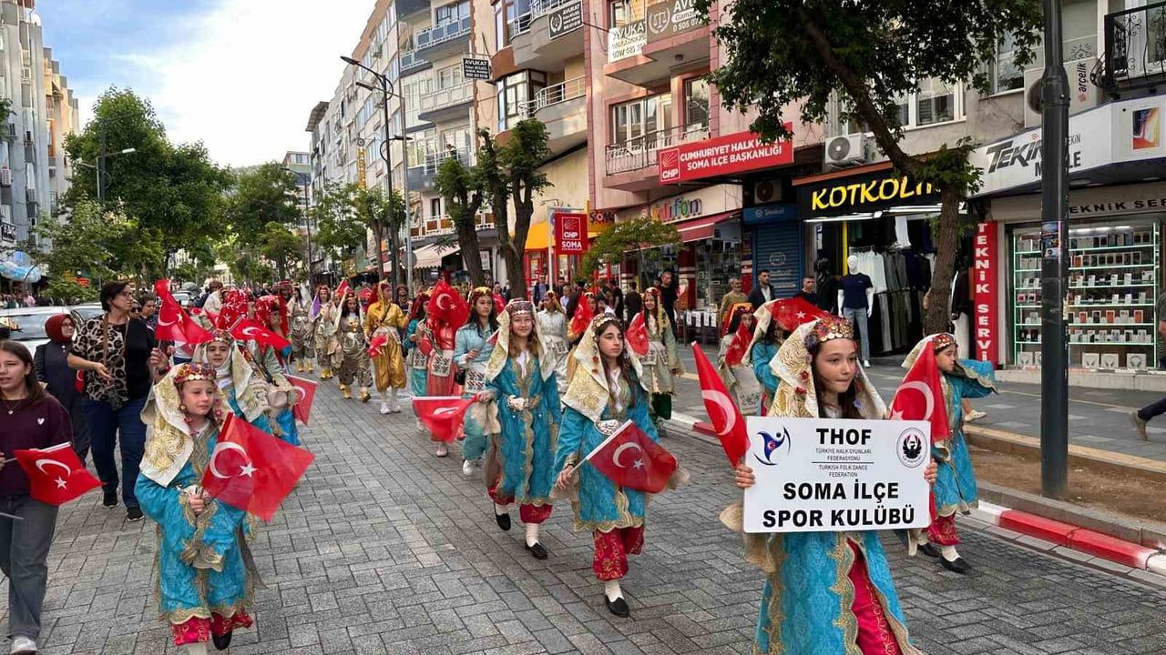 Ahmet Sis Soma Zeybek Festivali, 19 Mayıs Coşkusunu Soma’da Taçlandırdı