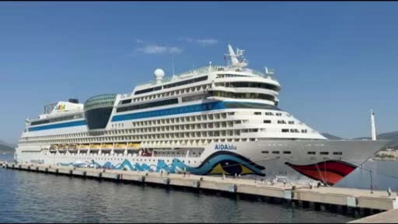 Aidablue kruvaziyeri Bodrum'a yanaştı: 2 bin 377 turist, 641 personel