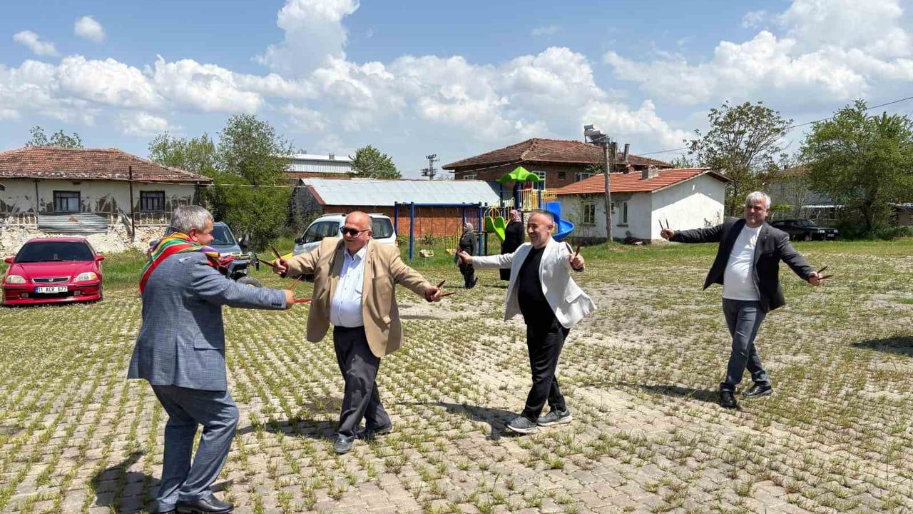 AK Parti Bilecik İl Başkanı Serkan Yıldırım köylerde Hıdırellez coşkusuna ortak oldu