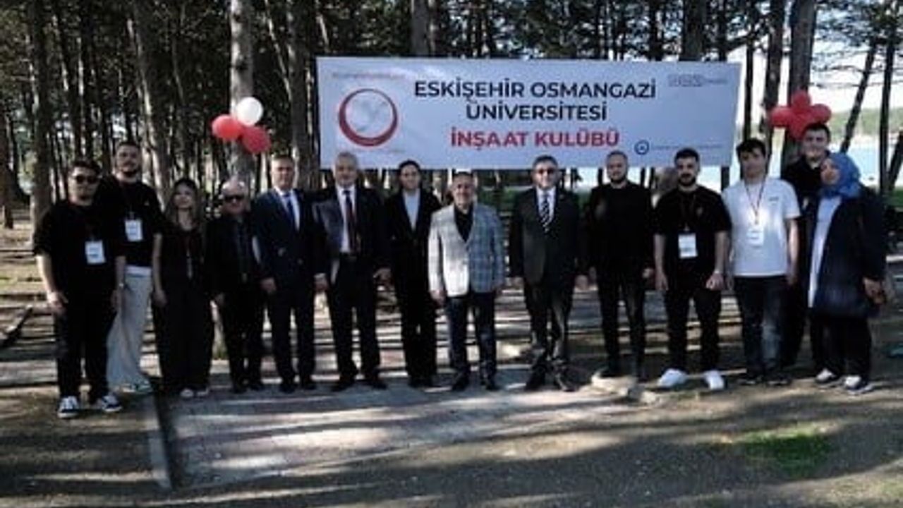AK Parti Bilecik İl Başkanı Serkan Yıldırım, Pelitözü Gölpark’ta üniversite öğrencileriyle buluştu