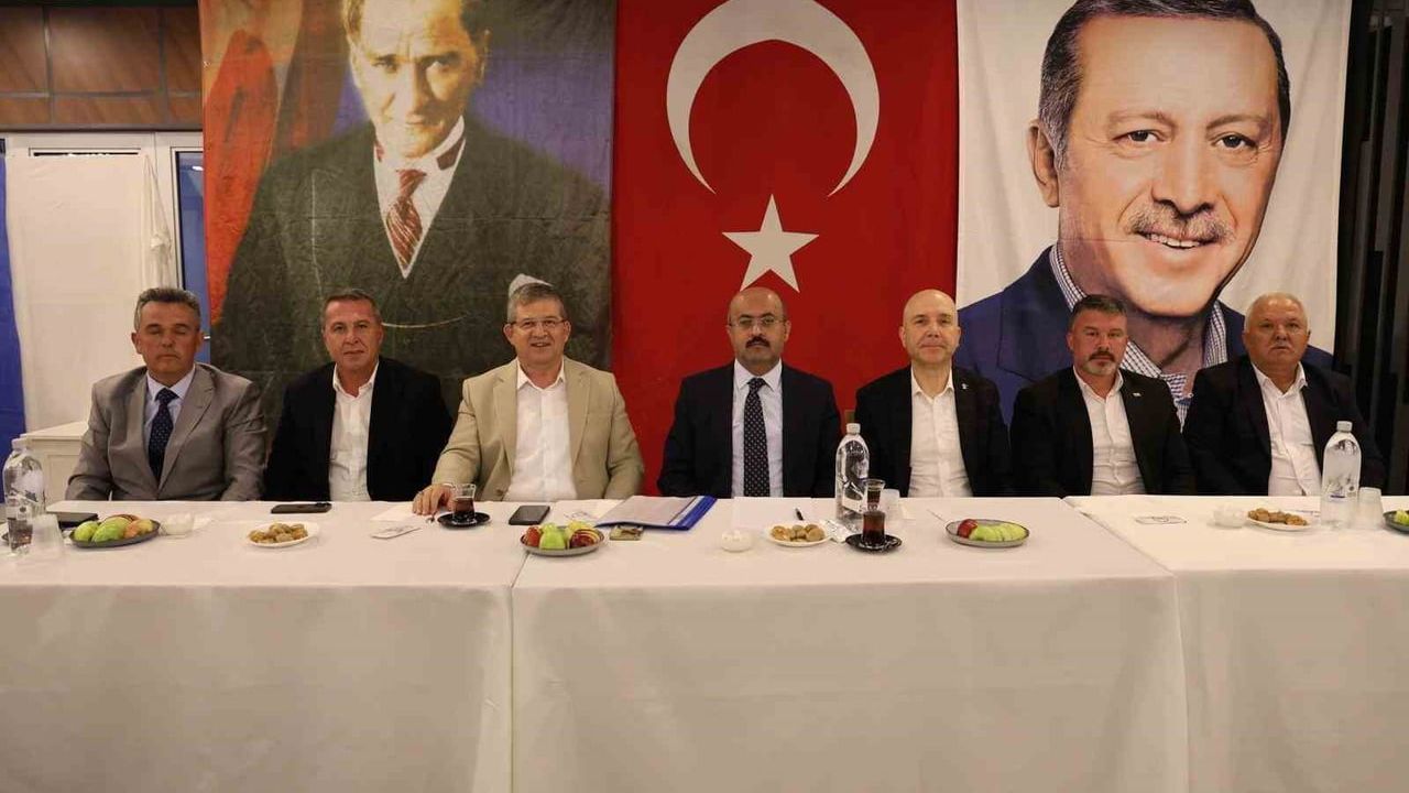 AK Parti Denizli İl Teşkilatı 8 İlçede Koordinasyon ve İstişare Toplantısı Düzenledi