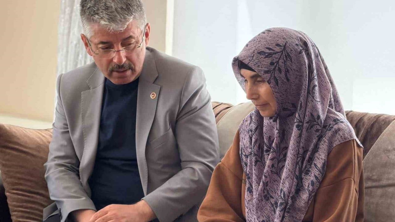 AK Parti Milletvekili Şaban Çopuroğlu, Anneler Günü'nde Develi'de Şehit Annesi Ayşe Kaplangiray'ı Ziyaret Etti