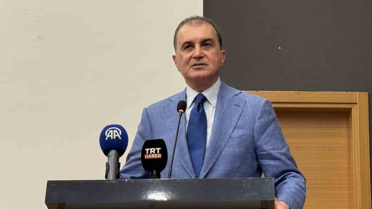 AK Parti Sözcüsü Ömer Çelik: Türkiye çevresindeki krizlere rağmen 'dünyanın barış adası'