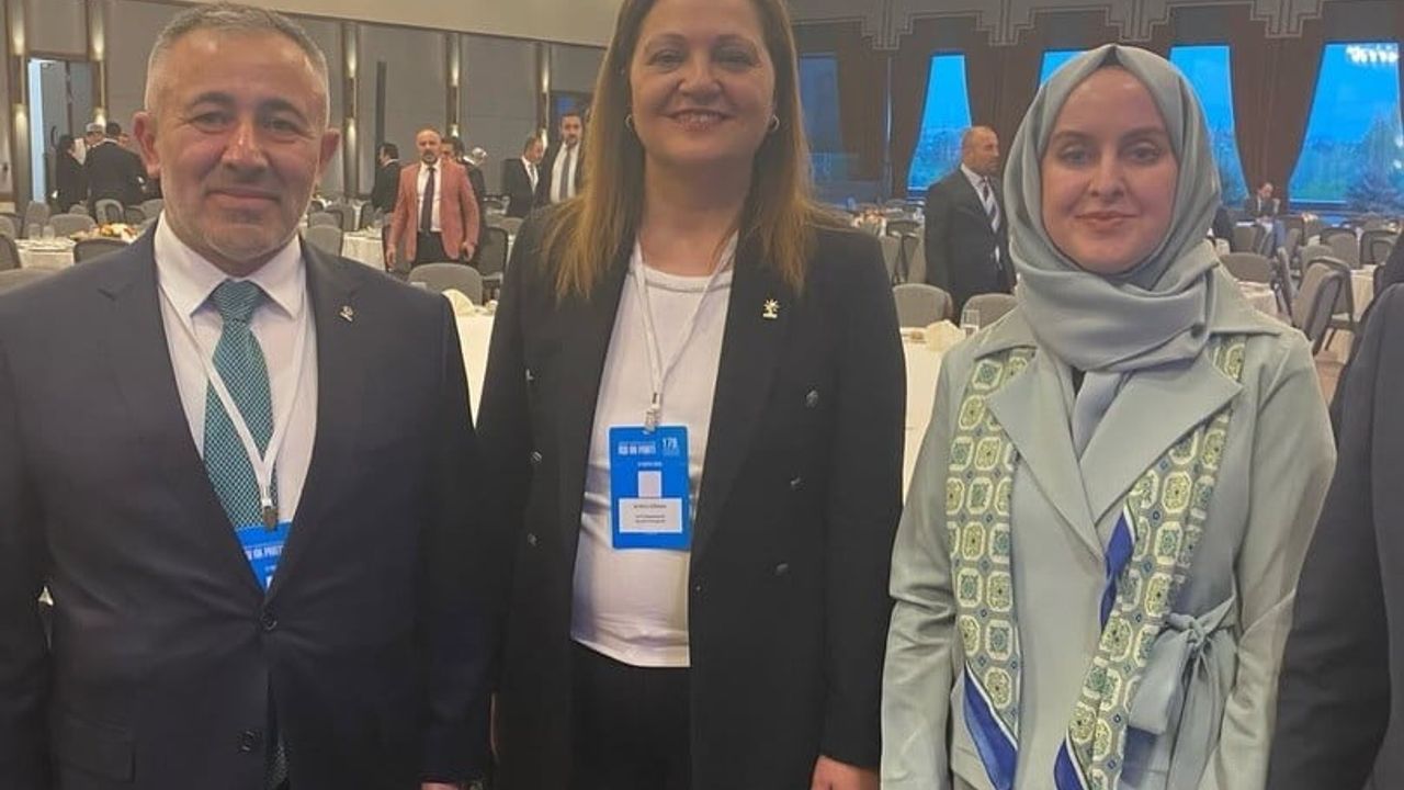 AK Parti'ye geçen Afyonkarahisar Belediye Başkanı Burcu Köksal'e ilk tebrik Bilecik'ten