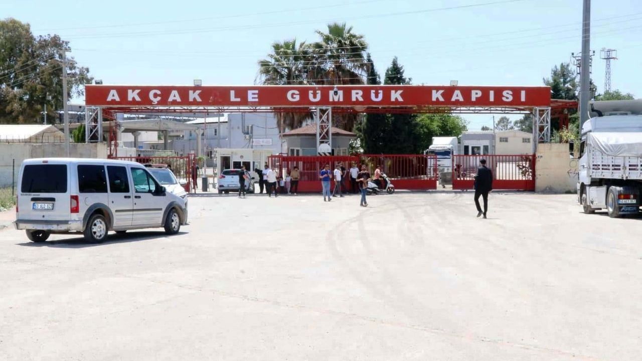 Akçakale Kara Hudut Kapısı 12 yıl sonra sivil geçişlere yeniden açılıyor