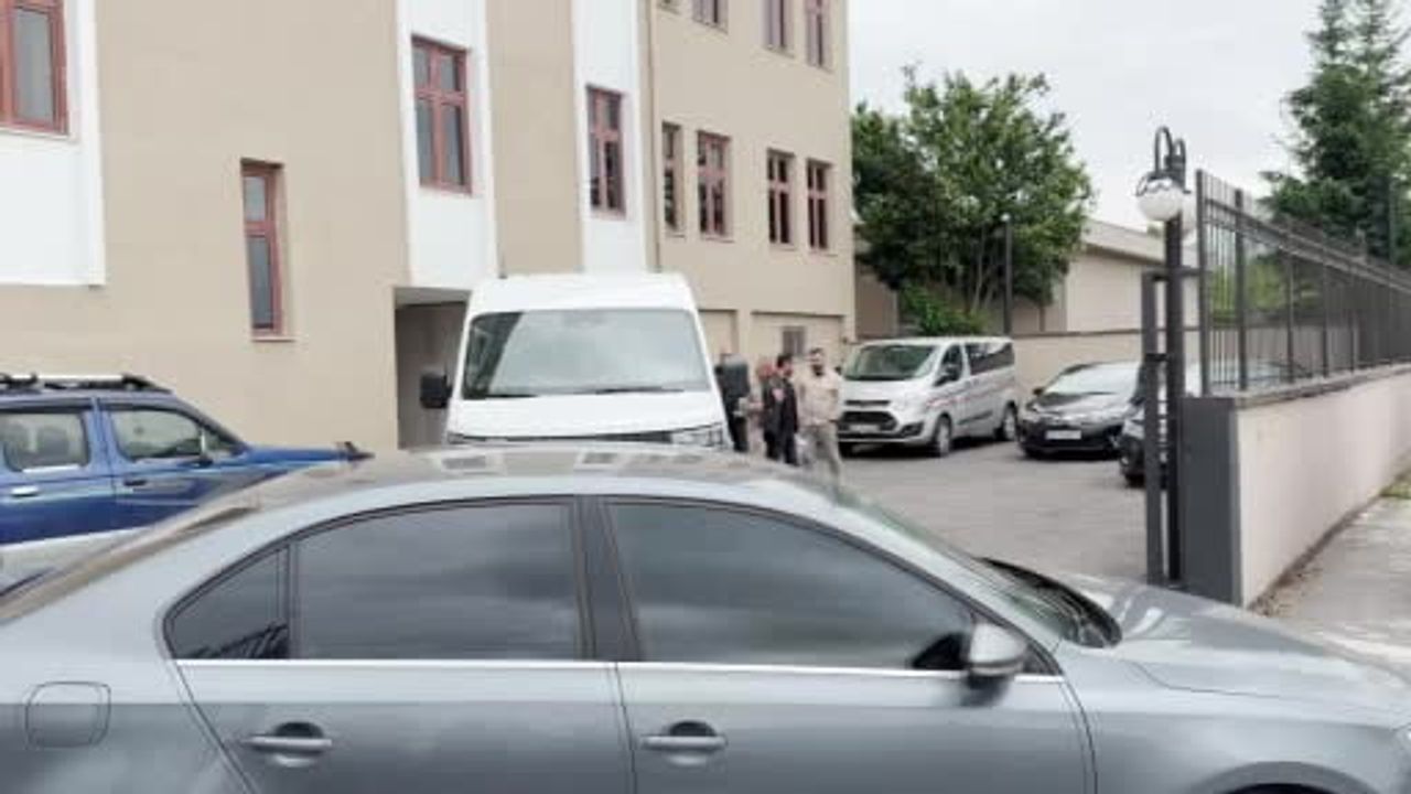 Akçakoca Belediye Başkanı Fikret Albayrak irtikap soruşturması kapsamında tutuklandı